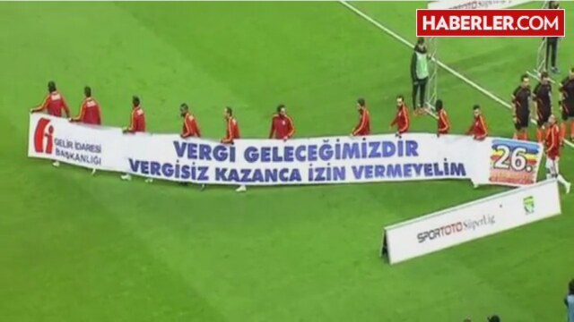 Galatasaray'ın Vergi Pankartı Twitter'da Olay Oldu